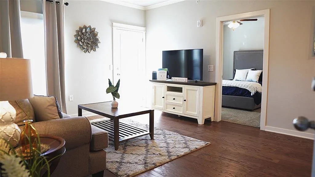 Highland Park Apartments — Photo 1