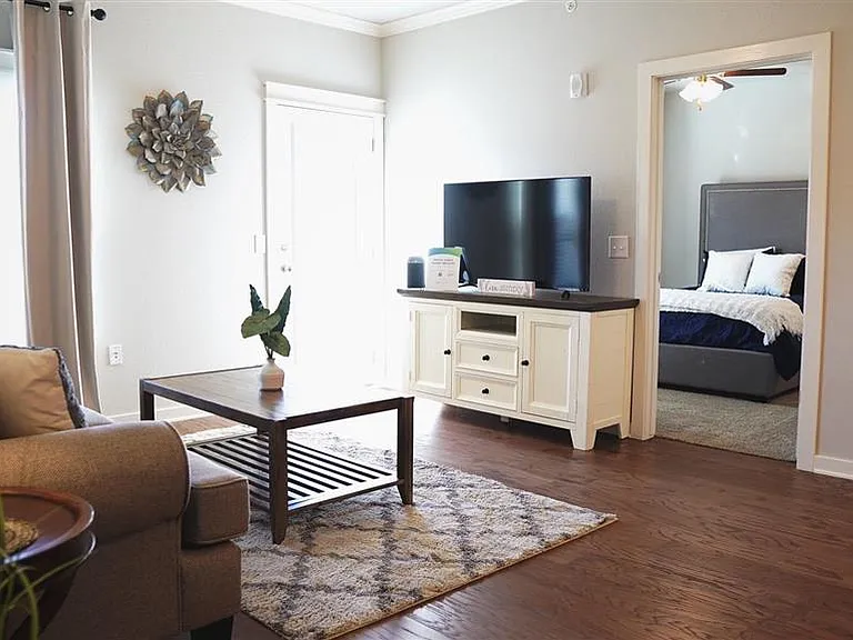 Highland Park Apartments — Photo 1