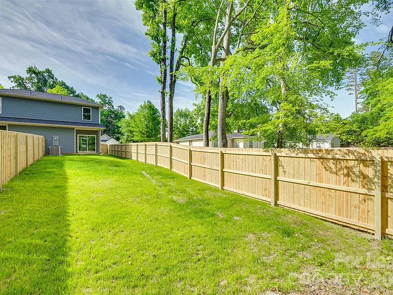 500 Dawn Cir #A — Photo 17