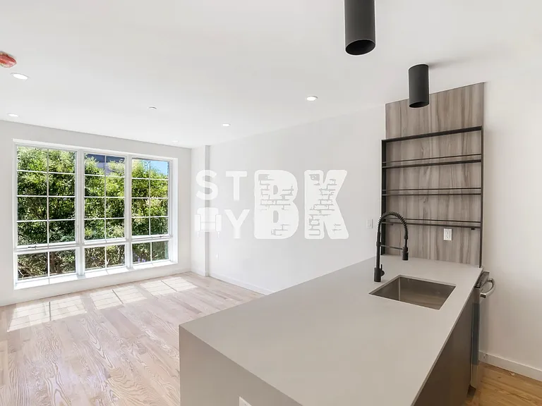 625A Halsey St #3A — Photo 1