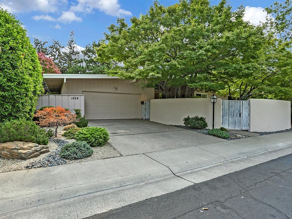 1st image of 1808 Carmelo Dr