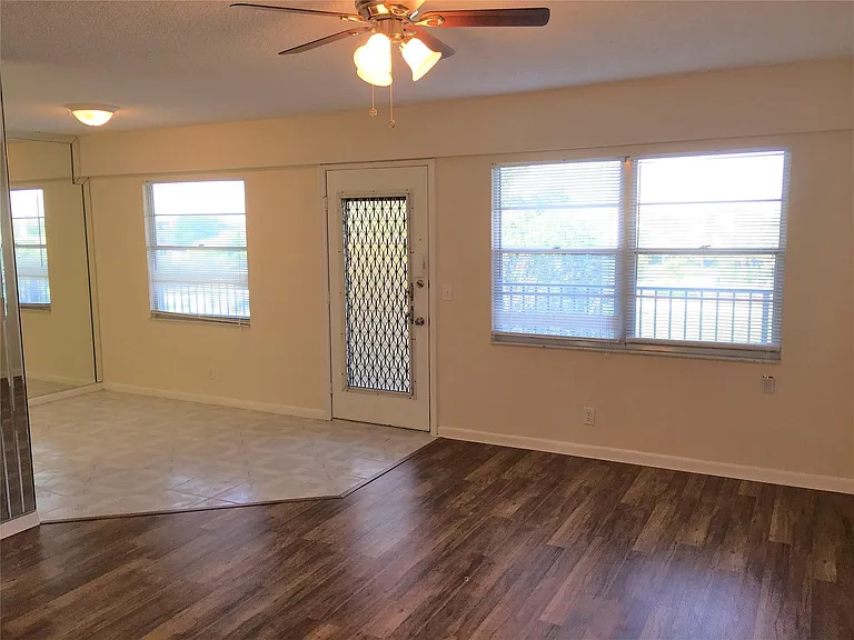 551 SW 135th Ave #405B — Photo 7