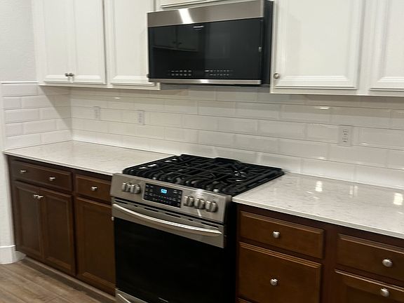 2nd image of 370 N Laverne Ave
