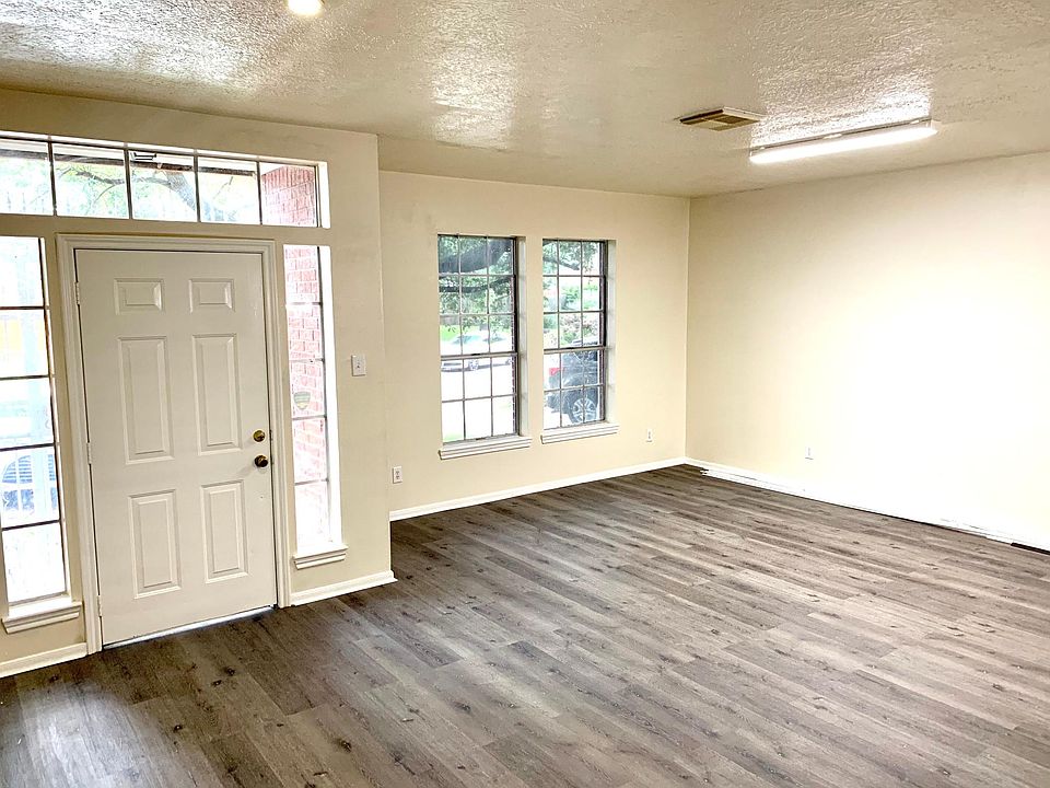 1st image of 10219 Finchwood Ln