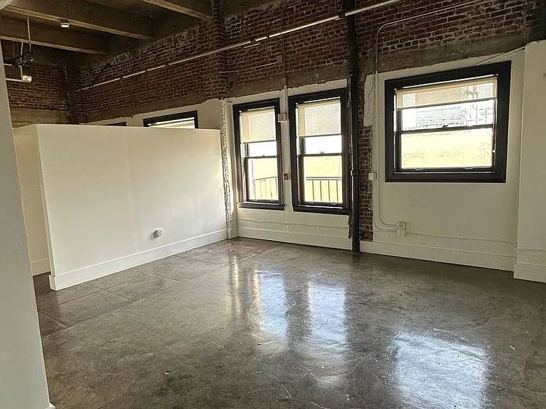 Hellman Lofts — Photo 13