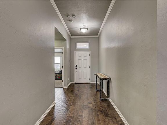3rd image of 612 N Meadow Land Dr