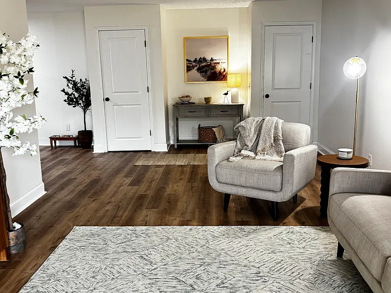 Brookhaven Apartments — Photo 36