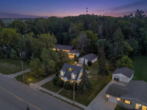 418 E Green Bay St, Bonduel, WI 54107