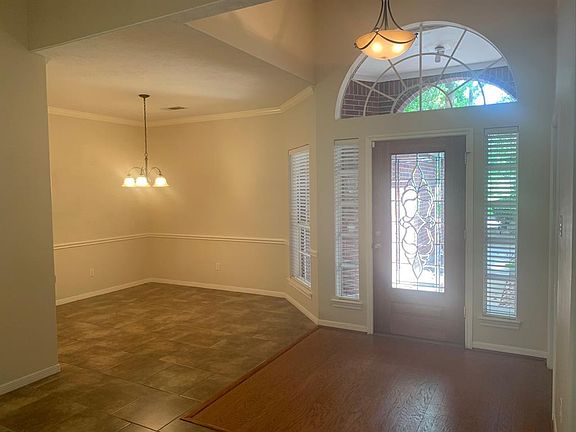 3rd image of 13927 Fountainview Dr