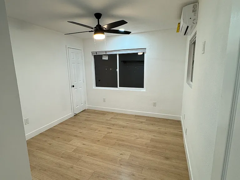 1246 Persimmon Ave #B — Photo 4