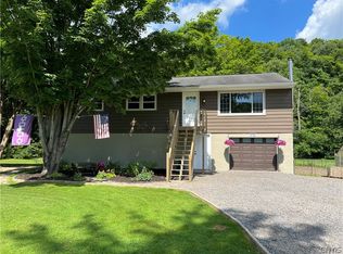 2971 Apulia Rd, La Fayette, NY 13084