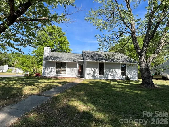 11222 Treebark Dr, Pineville, NC 28134