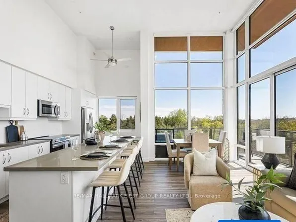 385 Arctic Red Dr #409, Oshawa, ON L1L 0W9