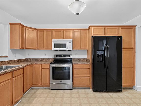 5th image of 35251 Silver Maple Dr