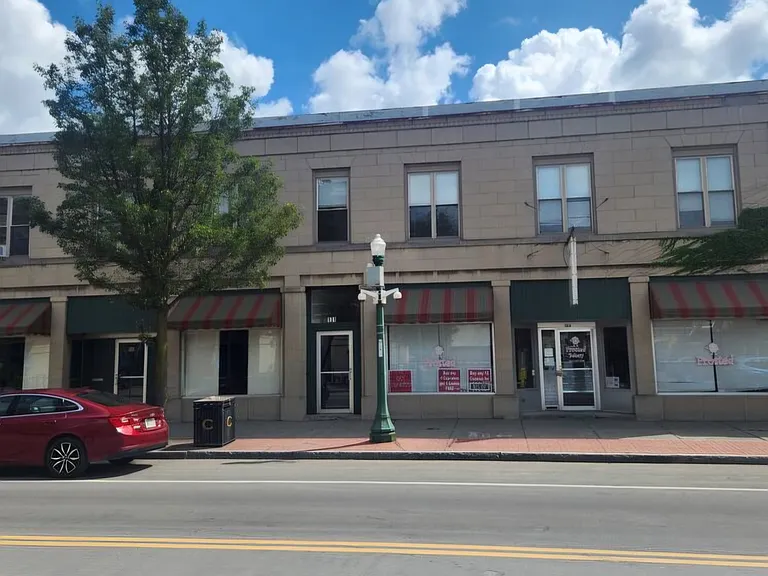 131 Main St #2 — Photo 3