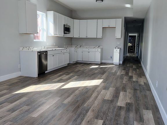 3rd image of 3018 Station St #3018