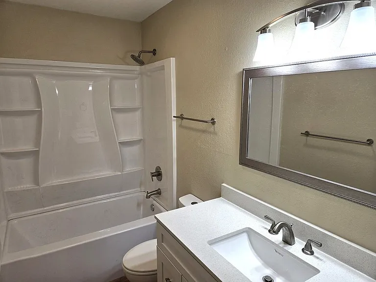 121 N Glenwood Dr #B — Photo 14