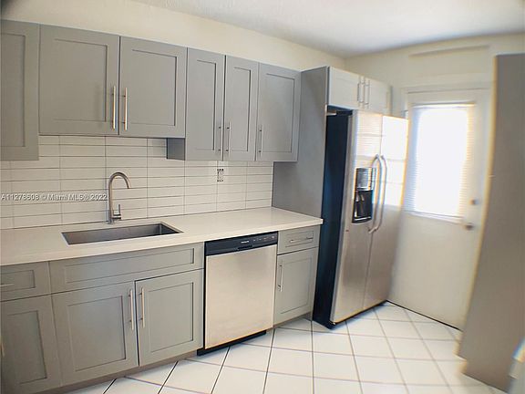 3rd image of 12590 NE 16th Ave APT 610