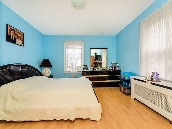 4th image of 8027 Surrey Pl