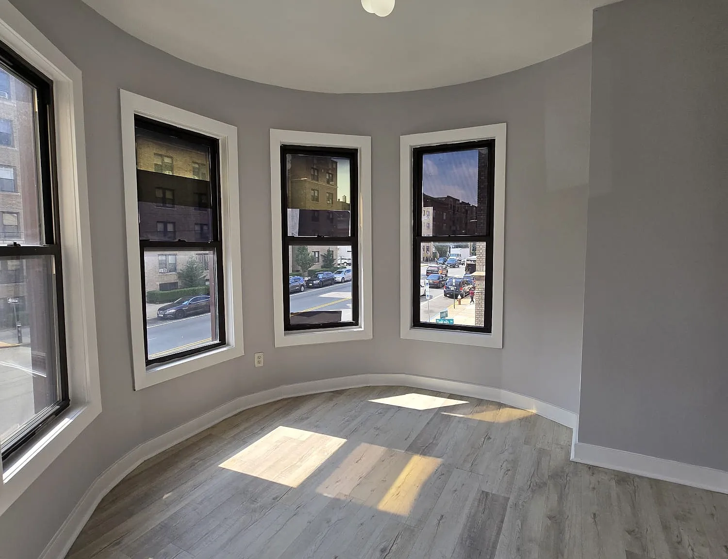 3 bed, $2,700 — Photo 4