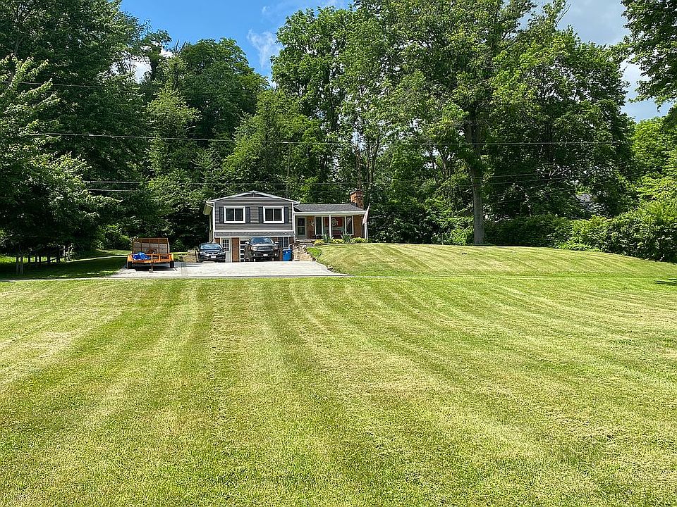 2nd image of 3860 Baywood Dr