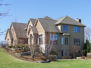 2201 Bay Oaks Dr, McHenry, IL 60051