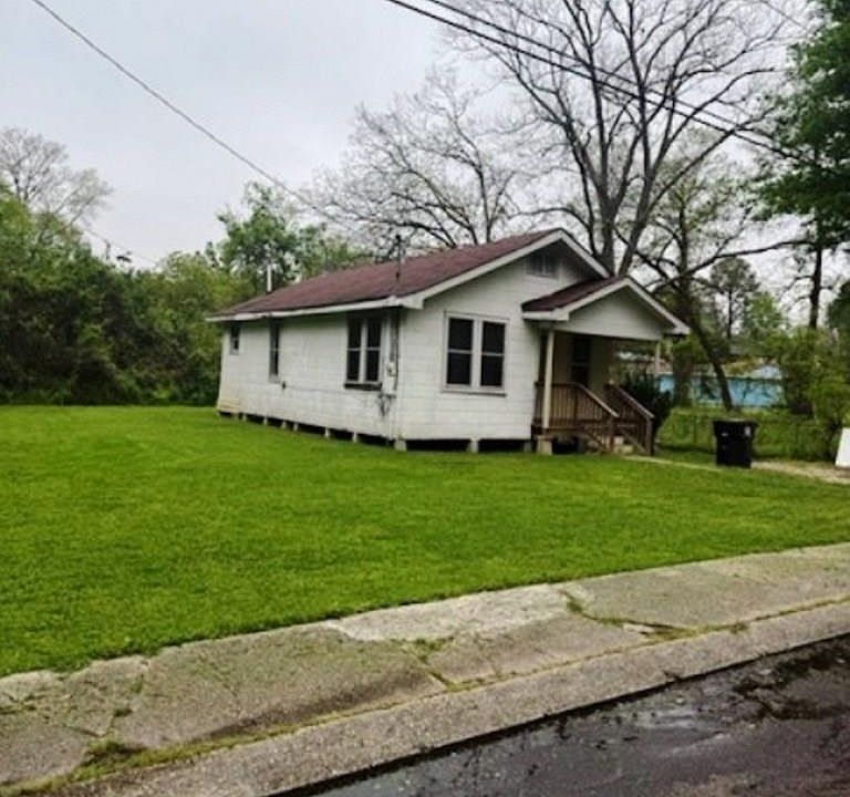 1st image of 2254 Missouri St