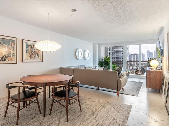 4th image of 1717 N Bayshore Drive #2238