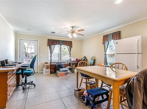 5th image of 3036 Lloyds Ave