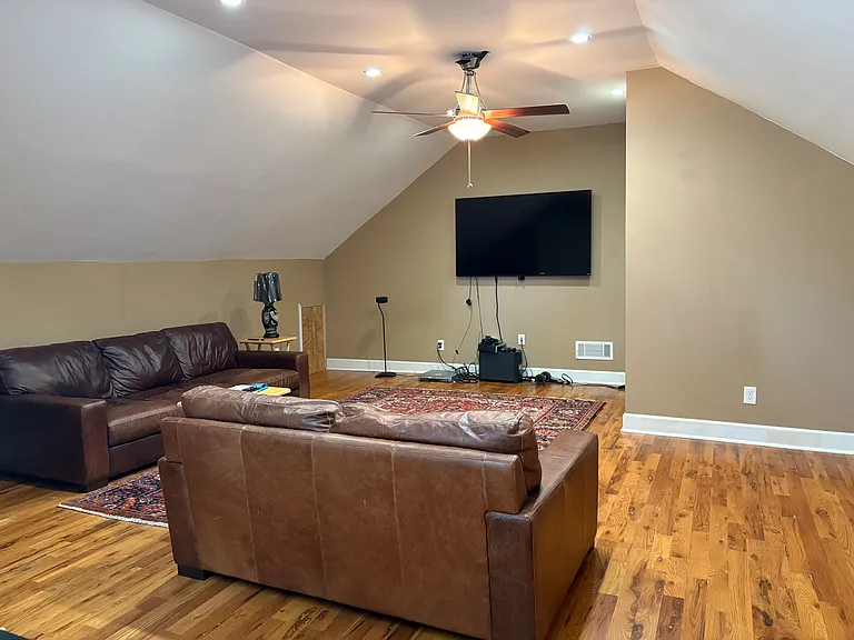 1337 Oak St SW — Photo 15