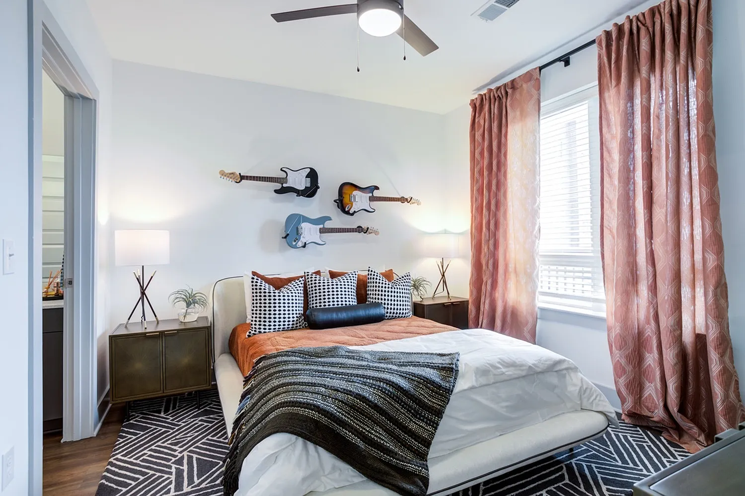 Signature Music Row — Photo 4