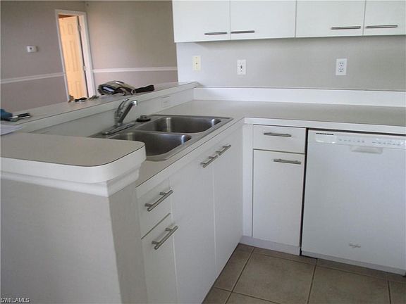 3rd image of 14472 Lakewood Trace Ct