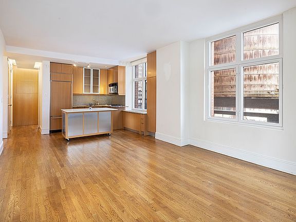 3rd image of 188 E 70th St APT 11D