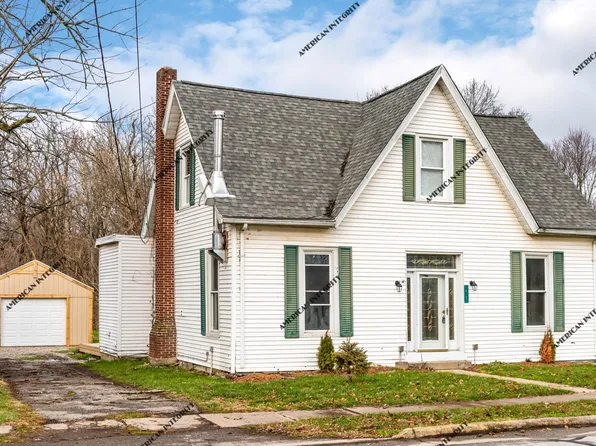 47 Maple St, Harveysburg, OH 45032