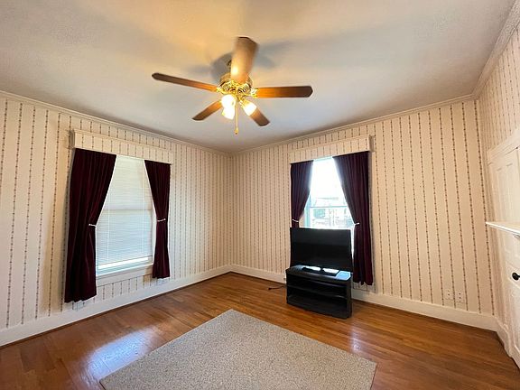 2nd image of 201 S Hicks St