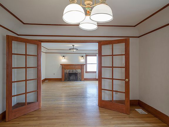 3rd image of 1918 Whitley Ave
