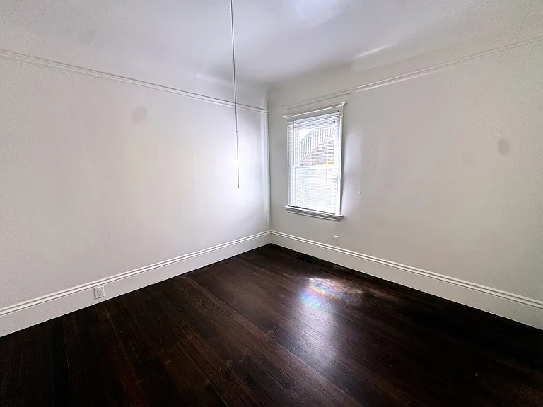 921 Apgar St — Photo 9