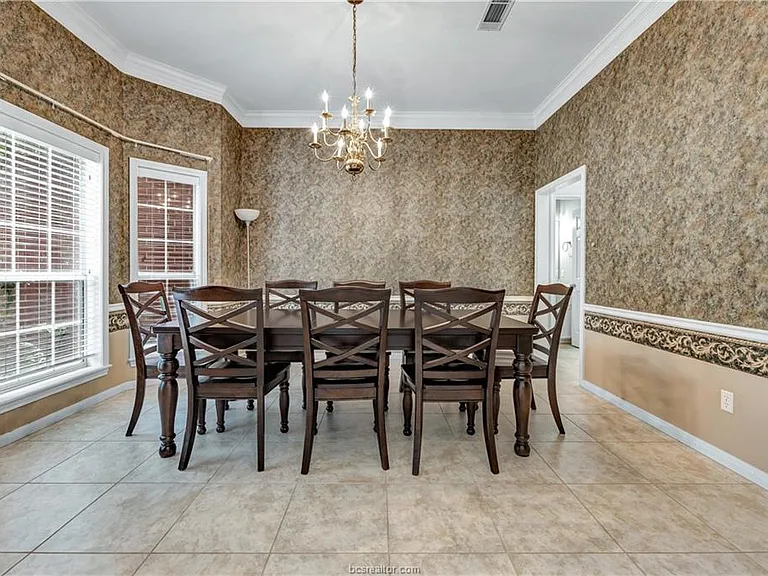4601 Valley Brook Cir — Photo 18