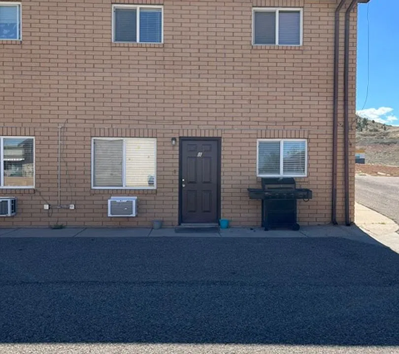 477 E Fiddlers Canyon Rd