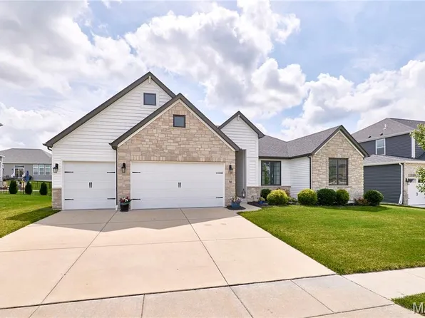 744 Bretton Trails Dr, Lake Saint Louis, MO 63367