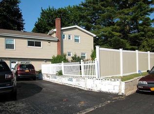 1 Dorchester Dr, Yonkers, NY 10710