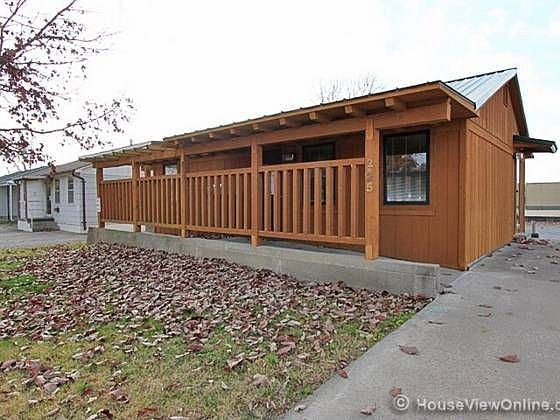 1st image of 225 Sheridan Dr