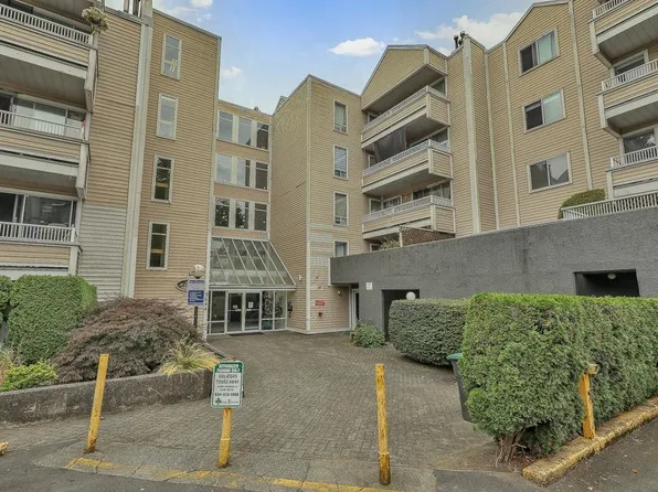 9644 134th St #205, Surrey, BC V3T 5M3