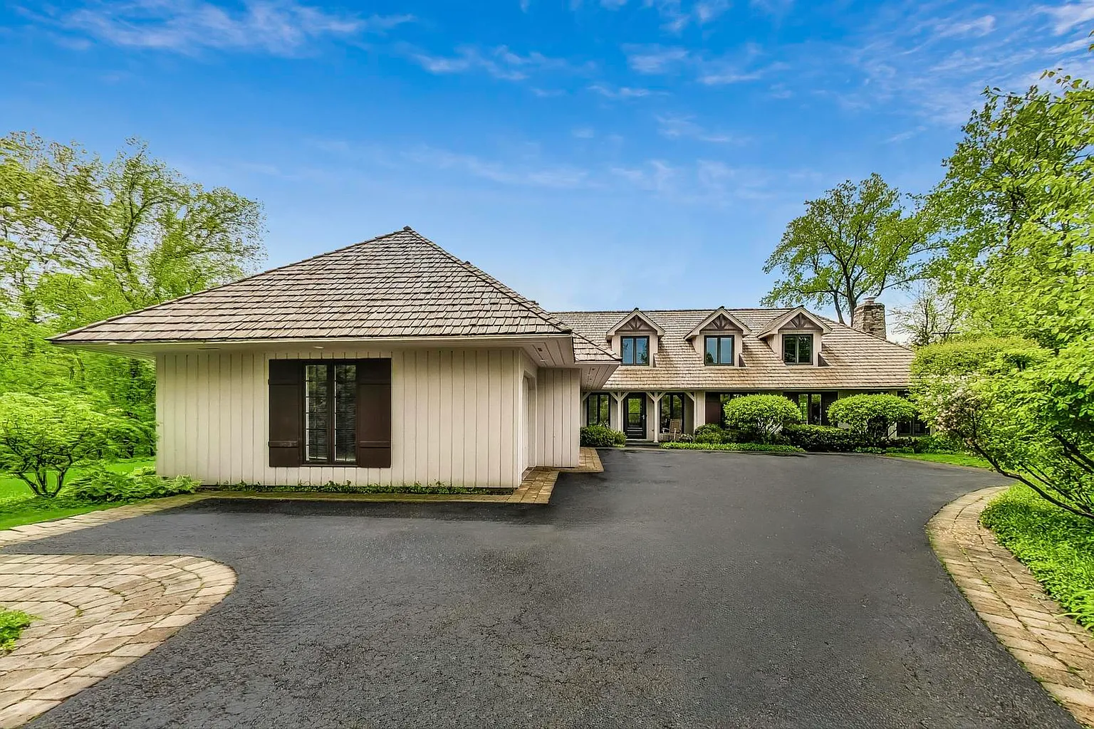 389 Landis Ln photo 1