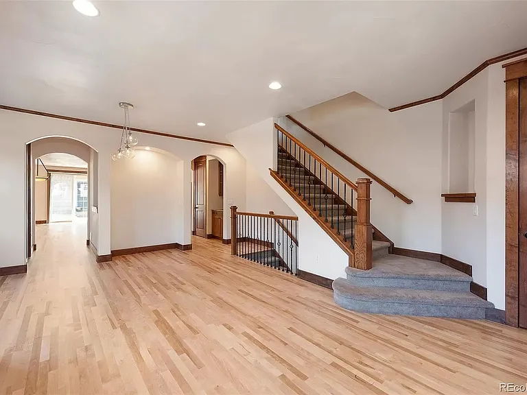 884 S Emerson St — Photo 6