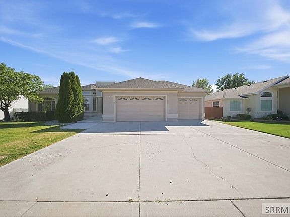 2nd image of 299 Lacosta Dr