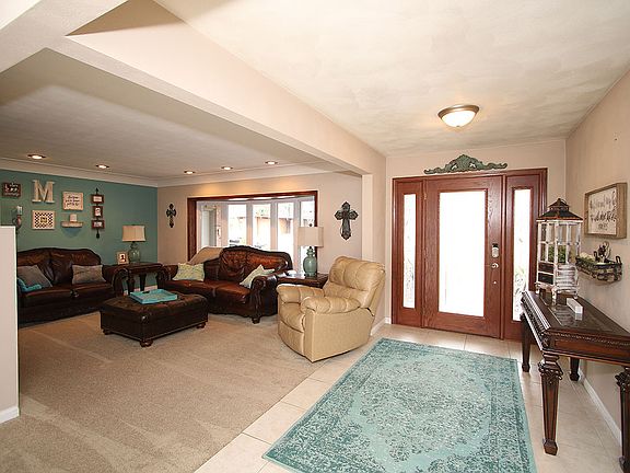 5th image of 31 Oaklawn Dr