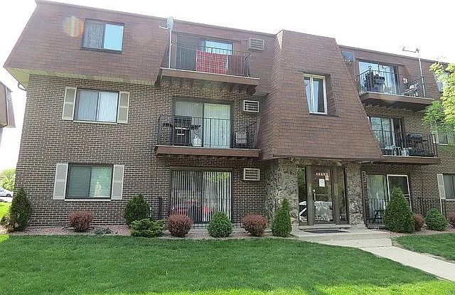 1st image of 10508 Highland Rd #1D