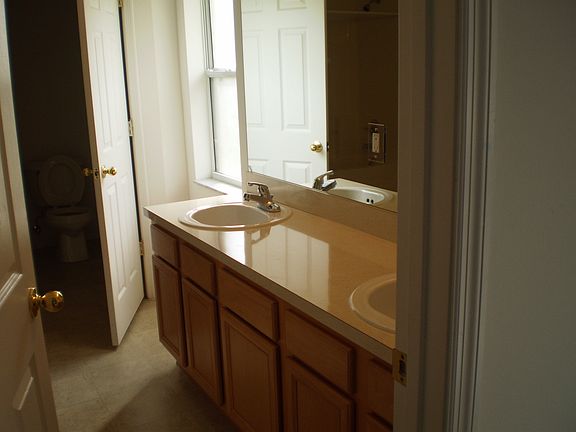 4th image of 231 SE Kaspar Dr