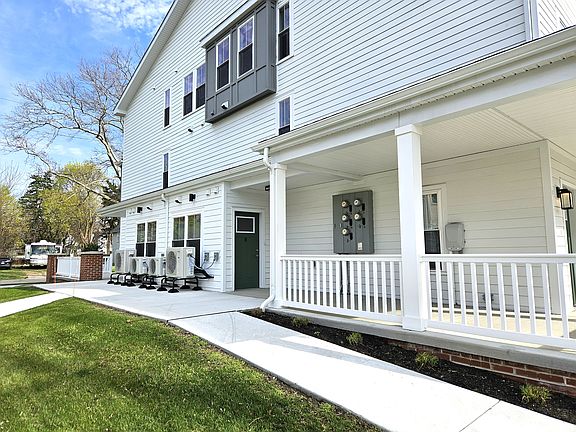 3rd image of 2214 E 89th St #5